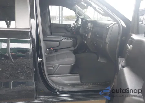 2022 Chevrolet Silverado 1500 4Wd Standard Bed Custom z USA, uszkodzony, nr VIN 1GCRDBEK0NZ591497